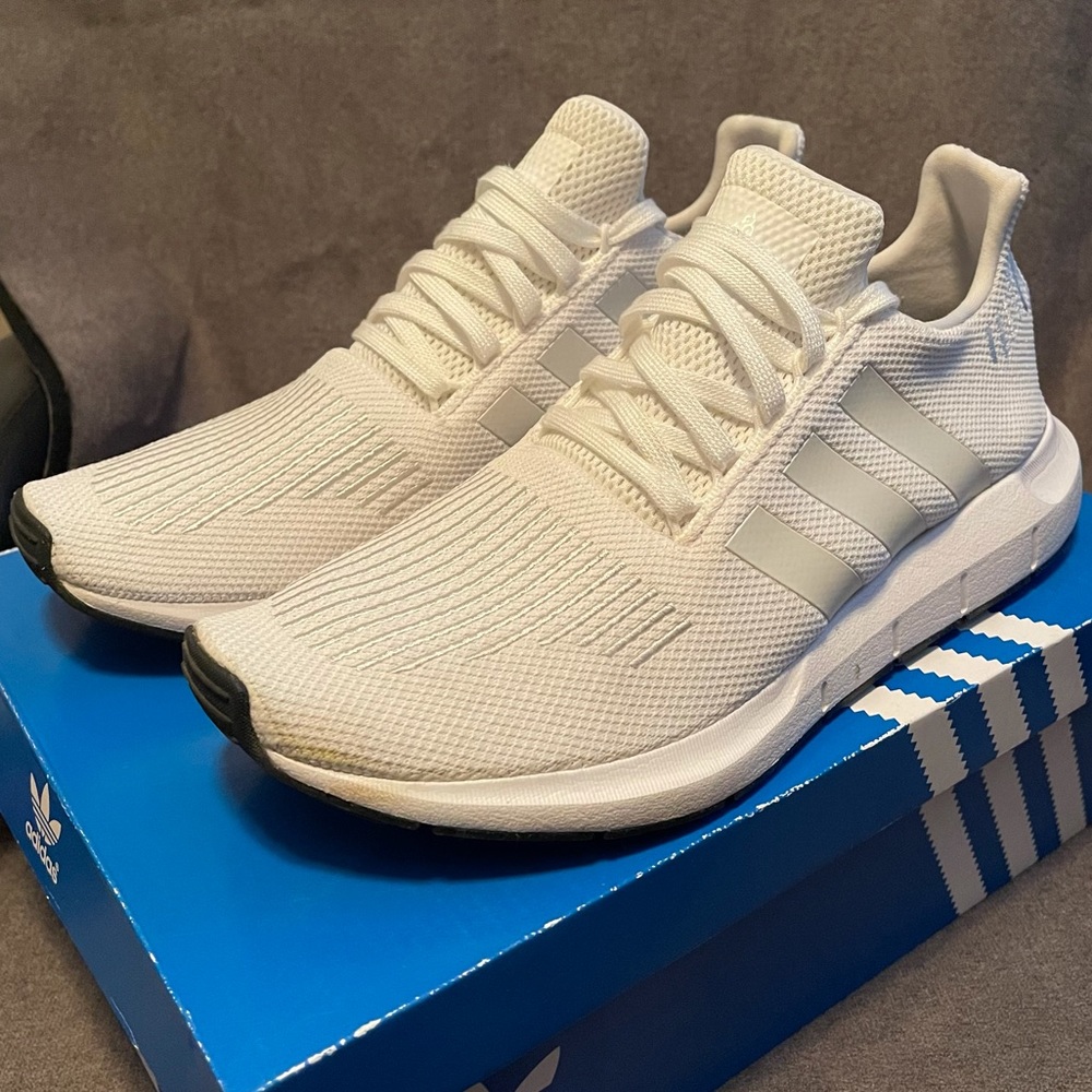 Adidas Swift Run White